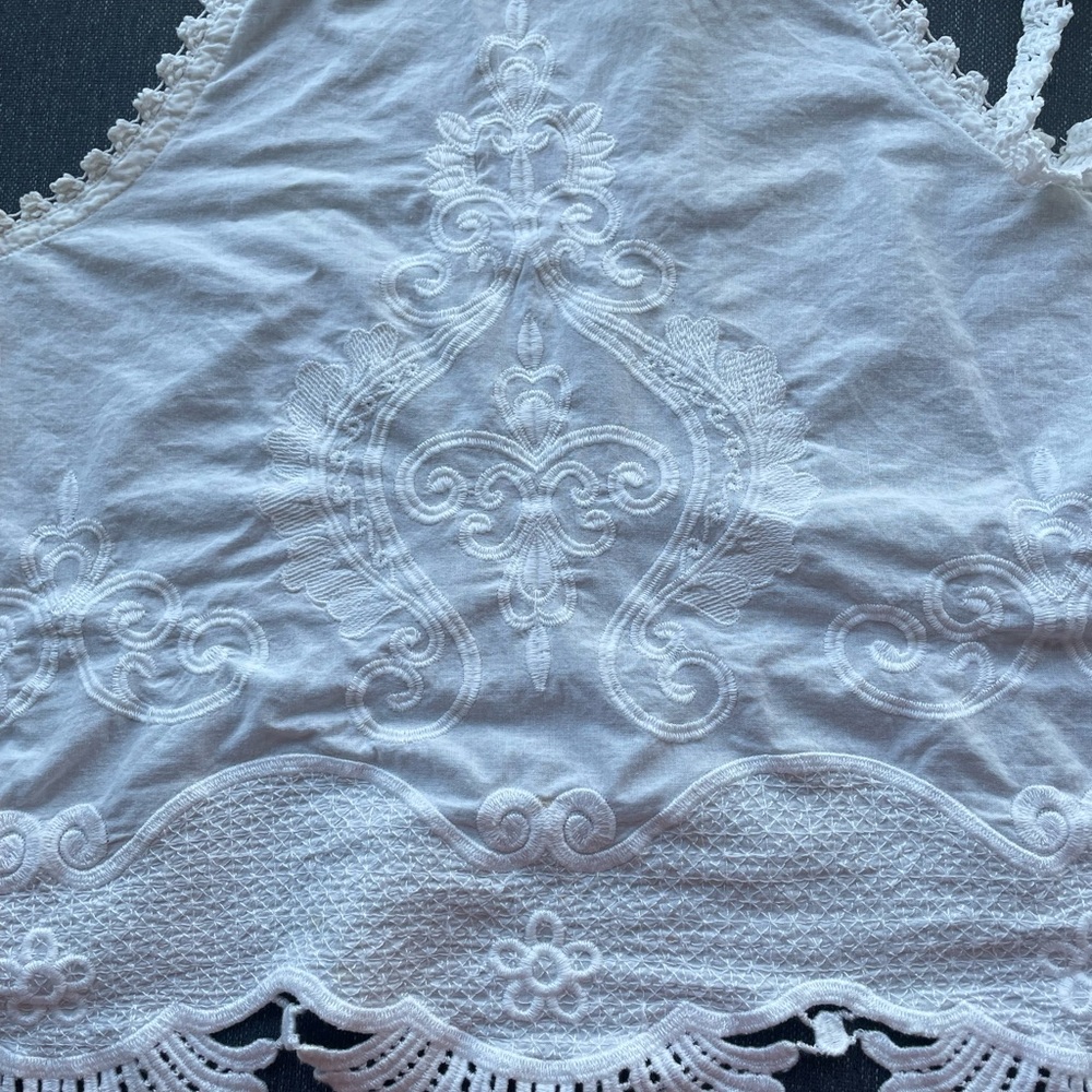 SOLD —WHITE Excellent condition halter RIP CURL OS